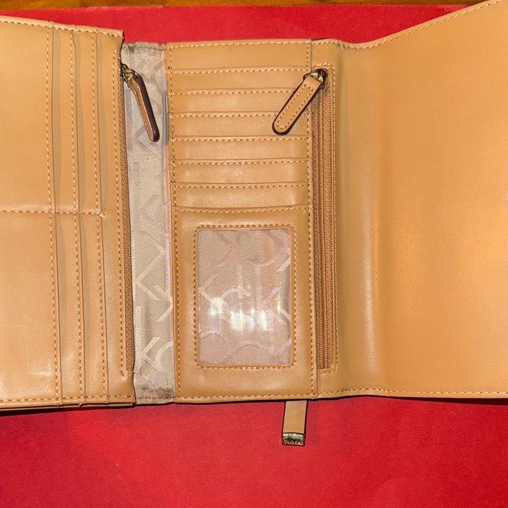 Calvin Klein Trifold Wallet in Dark Brown Signature Leather - Picture 6 of 8